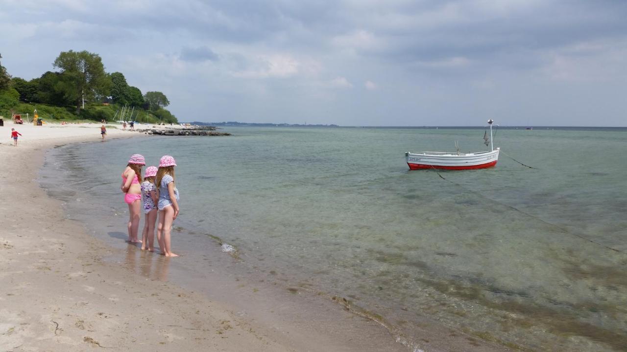 Zum Wohlfuehlen Ferienwohnung Fuer Max 5 Erwachsene Und 1 Kind, Schwimmbad Vor Der Tuer, Tiere Erlaubt Sierksdorf Extérieur photo