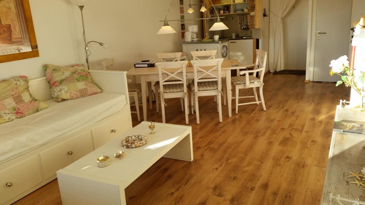 Zum Wohlfuehlen Ferienwohnung Fuer Max 5 Erwachsene Und 1 Kind, Schwimmbad Vor Der Tuer, Tiere Erlaubt Sierksdorf Extérieur photo